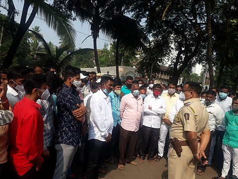 सातारा : हल्लेखोरांना शिक्षा करण्यासाठी मलकापुरात पोलीस ठाण्यावर मोर्चा