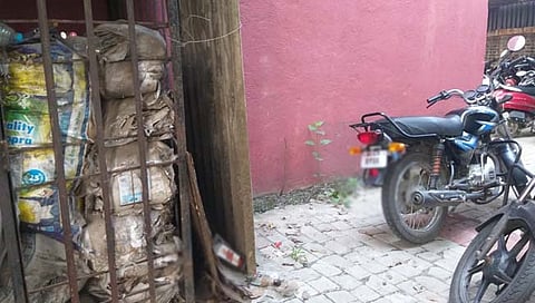 पुढारी वॉच : एसटीचे पुणे विभागीय कार्यालय की दारूचा अड्डा; परिसरातच हाय-फाय दारूच्या बाटल्या