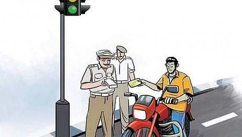 नवीन मोटार वाहन कायदा : विनालायसेन्स सापडल्यास ५ हजार दंड