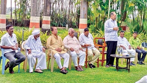 Vadgaon market committee : वडगाव बाजार समिती निवडणूक; 6 गटांचे संयुक्त पॅनेल