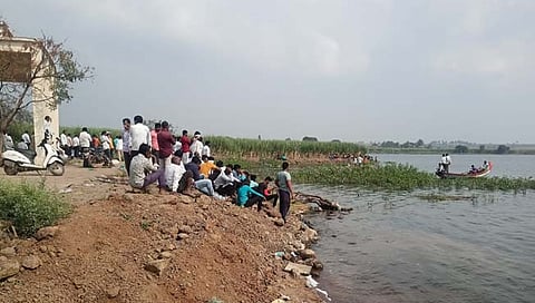 उजनी धरण : बुडणाऱ्याने मिठी मारली अन् त्याच्यासह पट्टीचा पोहणाराही बुडाला