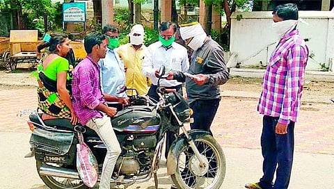जळगाव : संसर्ग प्रतिबंधात्मक उपाययोजनांतर्गत ५६ हजारांहून अधिक व्यक्तींवर कारवाई