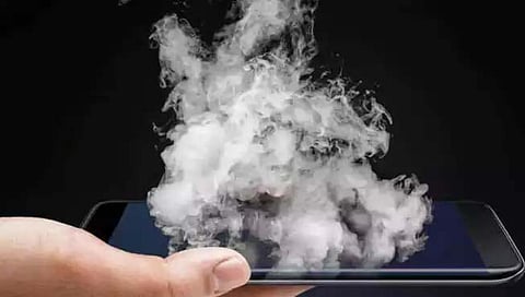 या चुका करु नका नाहीतर तुमच्या मोबाईलचा स्फोट होऊ शकतो