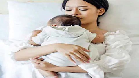 बाळ गर्भातच ओळखते आईचा आवाज, स्पर्श