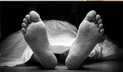 जळगाव येथे एका तरूणाचा संशयास्पद मृत्यू ; रस्त्यावर आढळला मृतदेह