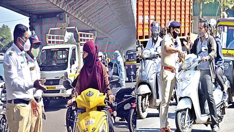राज्यात वर्षभरात ४,९६६ विनाहेल्मेट दुचाकीस्वारांचा मृत्यू