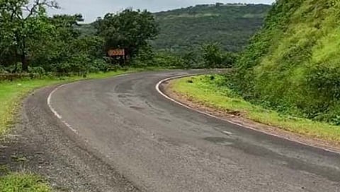 कणकवली : ‘घाटापेक्षा वाहतूक जड’; फोंडाघाटाची स्थिती!