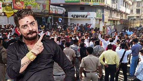 परीक्षा ऑनलाईन घेण्याची मागणी; हिंदुस्तानी भाऊच्या सांगण्यावरून १०-१२ वीचे विद्यार्थी रस्त्यावर