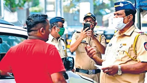 पोलिसांना कोरोनाची लागण होण्याचे प्रमाण दिवसेंदिवस वाढ