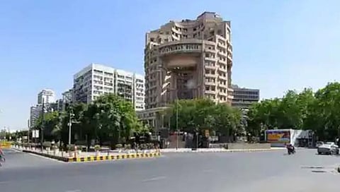 दिल्लीत खासगी कार्यालयांसाठी ‘वर्क फॉर्म होम’, रेस्टारंटसह बारही राहणार बंद