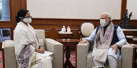 नरेंद्र मोदी आणि ममता बॅनर्जी