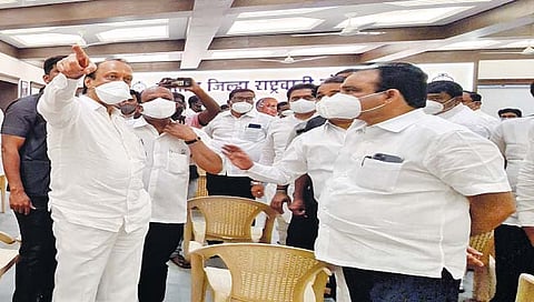 दिवसभरात नियोजित वेळेआधी सर्व कार्यक्रम करतानाही उपमुख्यमंत्री अजित पवारांची देहबोली धडाकेबाज निर्णय घेणारी होती.