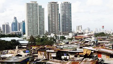 Oxfam Report : गरीबी संपत नसते ! देशात ८४ टक्के कुटुंबाचे उत्पन्न घटले, पण अब्जाधिश वाढले