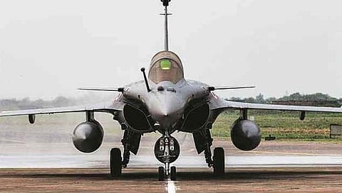 Raphael aircraft : अंतिम ताफ्यातील तीन राफेल विमाने लवकरच हाेणार हवाई दलात सामील