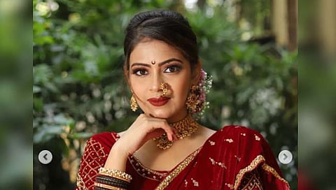 सांग तू आहेस का? फेम अभिनेत्रीचा मरून रंगाच्या नऊवारीत मराठमोळा साज