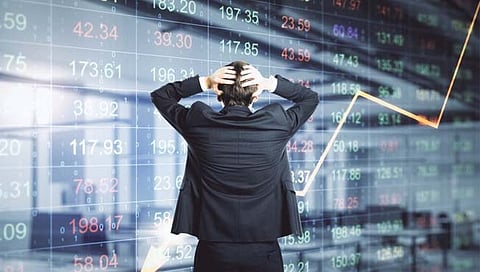 Share Market Closing | ब्लडबाथ! सेन्सेक्स ९२७ अंकांनी गडगडला, गुंतवणूकदारांना ४ दिवसांत ७ लाख कोटींचा शॉक!