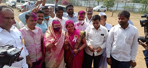 कोल्हापूर : खासदार धैर्यशील माने यांच्या मातोश्री निवेदिता माने अत्यंत चुरशीच्या लढतीत विजयी