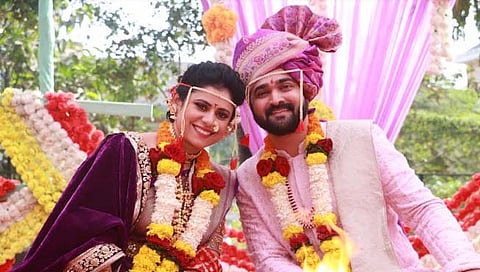 aai kuthe kay karte serial anagha marriage