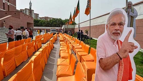 उत्तर प्रदेशसाठी बैठका सुरु असतानाच भाजप मुख्यालयात ४० कर्मचारी कोरोनाबाधित सापडले !