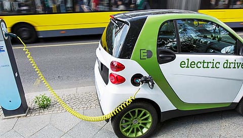 electric car : प्रत्येक 3 चौरस किमी परिसरात एक चार्जिंग स्टेशन