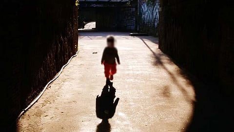 चिमुरडा आई, वडिलांसह विवाह सोहळ्याला आला, अन् कोल्हापुरात हरवला, पुढे पोलिसमामा दिसताच…