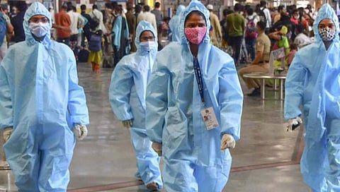 Corona Guidelines : कडक निर्बंध तूर्त लांबणीवर