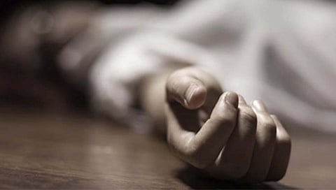 कासेगाव: विवाहितेची गळफासाने आत्महत्या