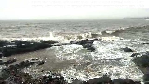 Konkan Atmosphere : काही ठिकाणी हलका पाऊस, आंबा बागायतदार धास्तावला