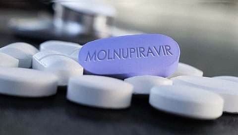 Molnupiravir : कोरोना उपचारातून ‘मोल्नुपिरावीर’ औषध रद्द