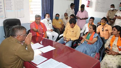 नाना पटोले यांच्यावर गुन्हा दाखल करा, भाजपचा नवा मोंढा पोलिस ठाण्यात ठिय्या