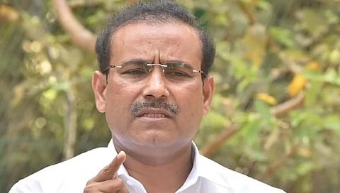 Rajesh Tope : आराेग्यमंत्री म्हणाले, एकाही मुलाला कोरोना संसर्ग झाल्यास ‘त्या’ वर्गाला तात्काळ सुट्टी दिली पाहिजे.