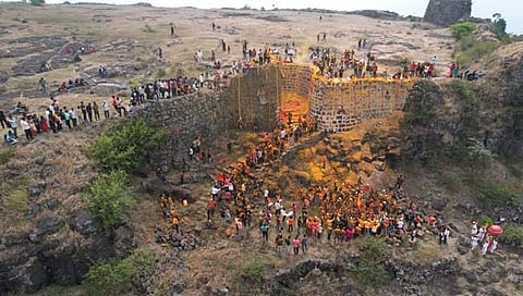 सातारा : किल्ले वसंतगड बुरूजांचे दुर्गार्पण