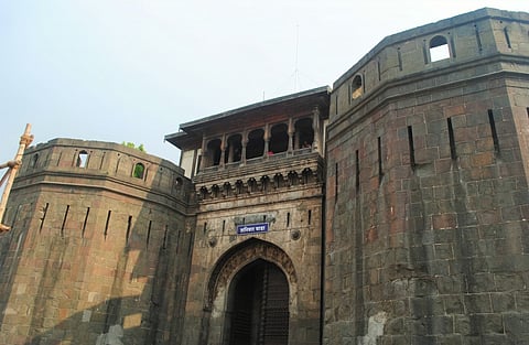 पुणे : गठ्ठ्यांमध्ये दडलंय काय? शनिवारवाड्याच्या आगीचे गुपित उलगडणार