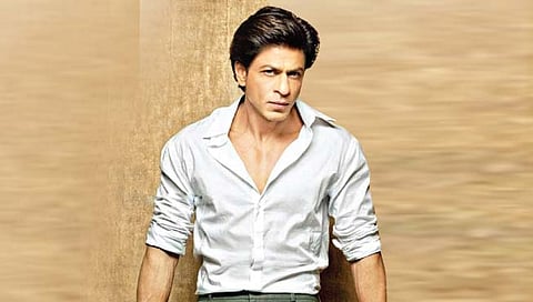 SRK : इजिप्तमधील ‘त्या’ चाहत्याला किंग खानकडून गिफ्ट