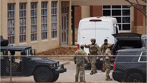 texas : टेक्सासमध्ये एका माथेफिरूने कैदेत ठेवलेल्या चौघांची सुटका, पाकिस्तानी शास्त्रज्ञाला सोडण्यावरून केले होते कैद