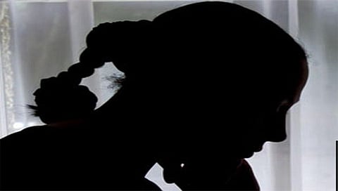 जळगाव : अत्याचारातून अल्पवयीन मुलीची प्रसुती ; बाळाचा मृत्यू