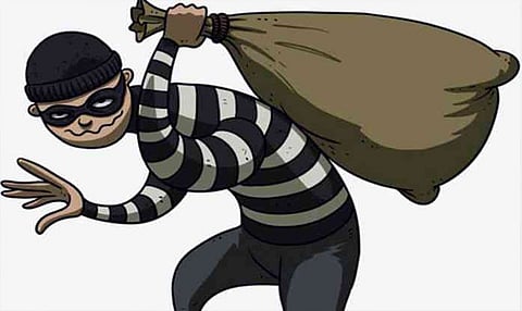 नाशिक : मुलाच्या लग्नासाठी घरात ठेवलेली रोकड, चांदीची मूर्ती, देवाचा गेठा घेऊन चोरटे पसार