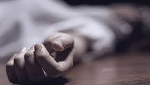 जळगाव : धावत्या रेल्वेचा धक्का लागल्याने तरुणाचा जागीच मृत्यू