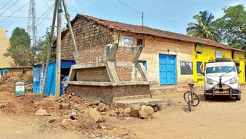 पारंपरिक शिवजयंतीपूर्वी तरी बसावा मणगुत्तीत शिवपुतळा