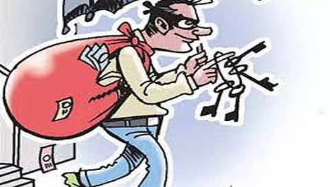 सांगलीत सात लाखांचा ऐवज लंपास