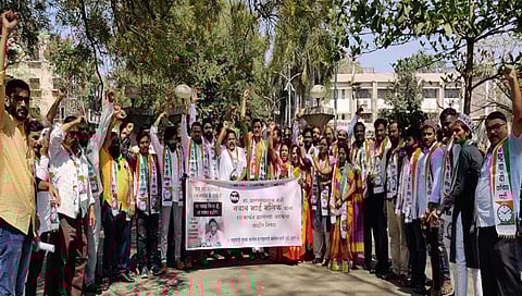 नवाब मलिकांच्या अटके विरोधात धुळ्यात राष्ट्रवादीचे निदर्शने