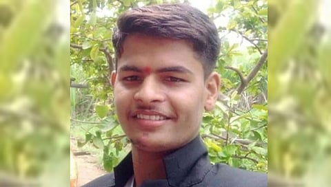 सकाळी आईचा अंत्यसंस्कार पार पडला अन् सायंकाळी मुलाचा ; अख्ख्या गावात सन्नाटा