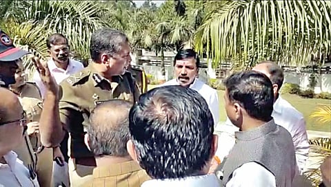 नाशिक : मला चपराशी समजताय का? पोलिस आयुक्तांनी सेेना पदाधिकार्यांना खडसावले