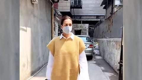 मलायका पॅन्ट घालण्यास विसरलीस का ? भलताच अवतार पाहून नेटकरी भडकले (video)