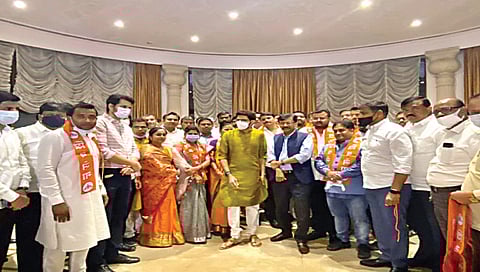 नाशिक : राजीनाम्यांचे महानाट्य सुरू