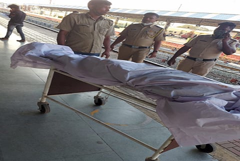 नंदुरबार : ऱेल्वेच्या धडकेत युवक जागीच ठार ; रुळ ओलांडताना घडली घटना