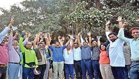 सयाजी शिंदे यांनी केली उंटवाडीतील ‘त्या’ वडाच्या झाडाची पाहणी अन् म्हणाले…