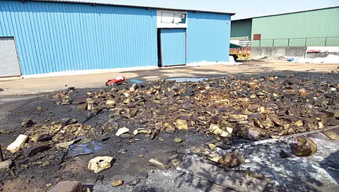 सिन्नरला फोम कंपनीत आग ; कच्च्या मालासह दोन मोटारसायकल खाक