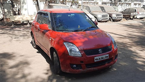 मालेगावी दोघांकडून गावठी कट्ट्यांसह 12 जिवंत काडतुसे जप्त, स्विप्ट कार ही घेतली ताब्यात