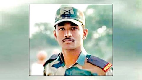 सांगली : वाळवा तालुक्यातील शिगावचे जवान रोमित चव्हाण काश्मीरमध्ये शहीद